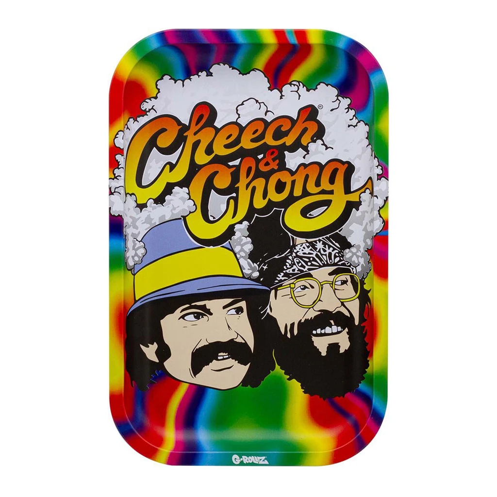 Bandeja G-Rollz con retratos ilustrados de Cheech y Chong, letras grandes, nubes blancas y fondo ondulado multicolor.