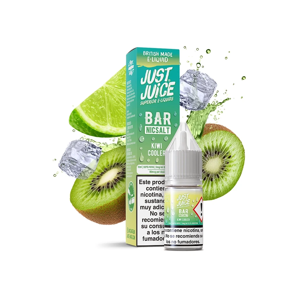 Frasco y caja verde de Just Juice Bar Salts Kiwi Cooler, rodeados de kiwis cortados, una rodaja de lima, cubitos de hielo y salpicaduras.