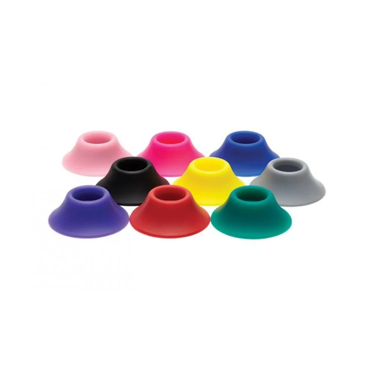 Selección de soportes para ecig de distintos colores, con base circular ensanchada y abertura superior, dispuestos sobre fondo blanco.