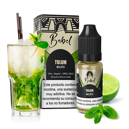 Frasco y caja de Babel Tulum 10 ml con etiqueta Mojito, junto a un vaso con hielo, lima y hojas de menta.