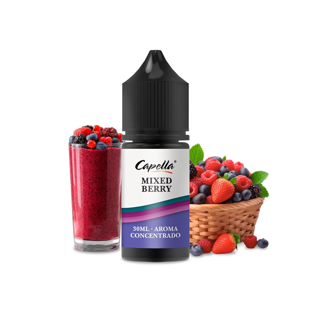 Frasco de aroma Capella Mixed Berry de 30 ml con tapón negro, junto a un vaso de batido rojo y una cesta de frutos rojos.