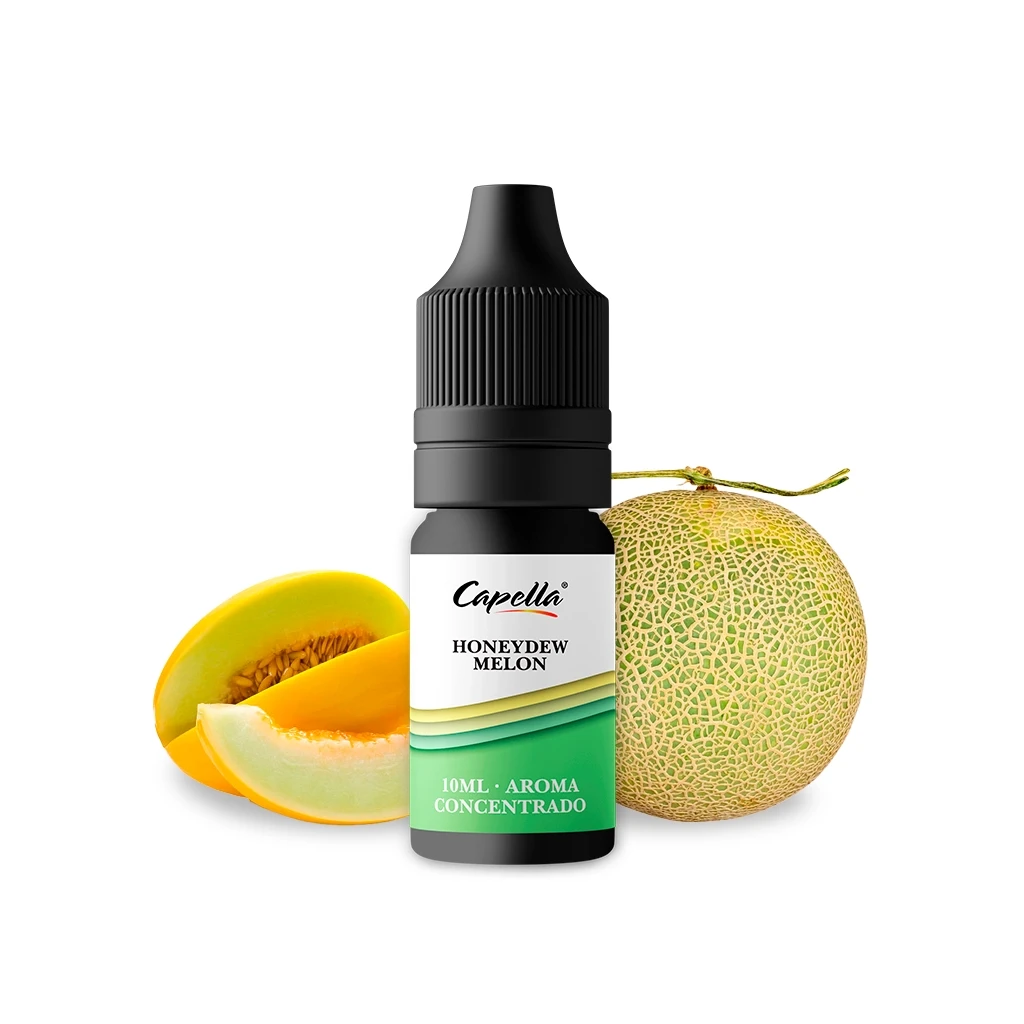 Frasco de Capella Honeydew Melon con tapón negro y etiqueta blanca y verde, delante de un melón entero y rodajas sobre fondo blanco.