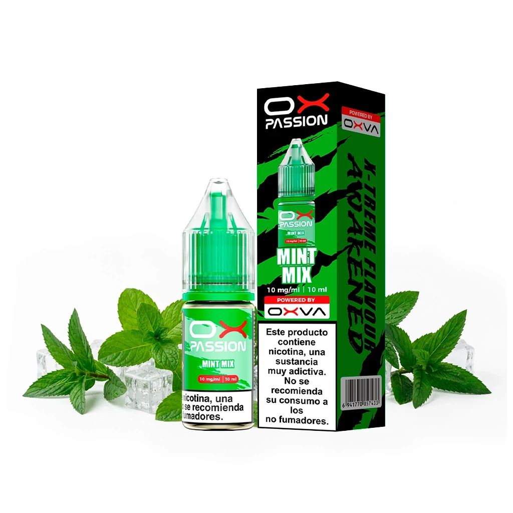 Frasco Ox Passion Mint Mix de 10 ml y caja verde y negra, con etiqueta de 10 mg/ml, rodeados de hojas de menta y cubitos de hielo.