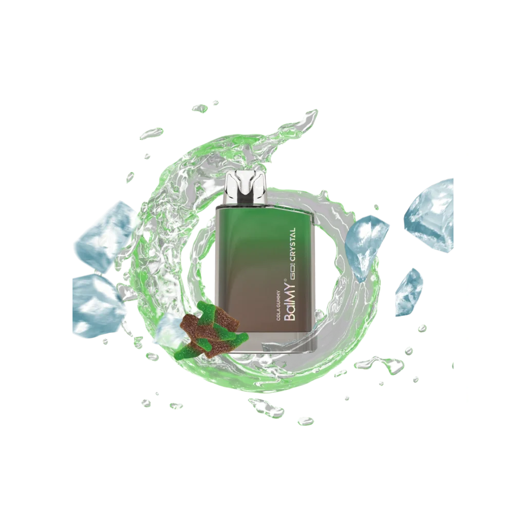 Vaper BalMY GO Crystal Cola Gummy con cuerpo verde y gris y boquilla plateada, rodeado de una salpicadura verde, hielo y gominolas.
