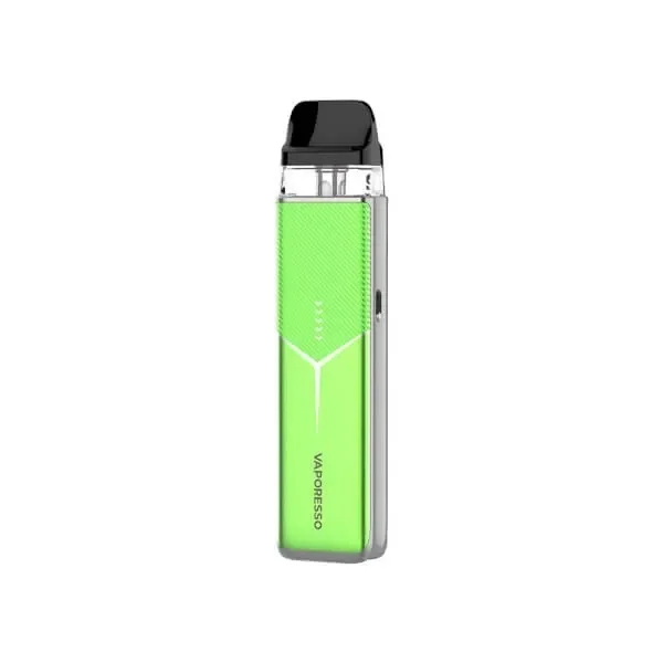 Vaporesso Xros 6 Mini Pod Kit verde con frontal texturizado, bordes grises, depósito transparente y boquilla negra, sobre fondo blanco.