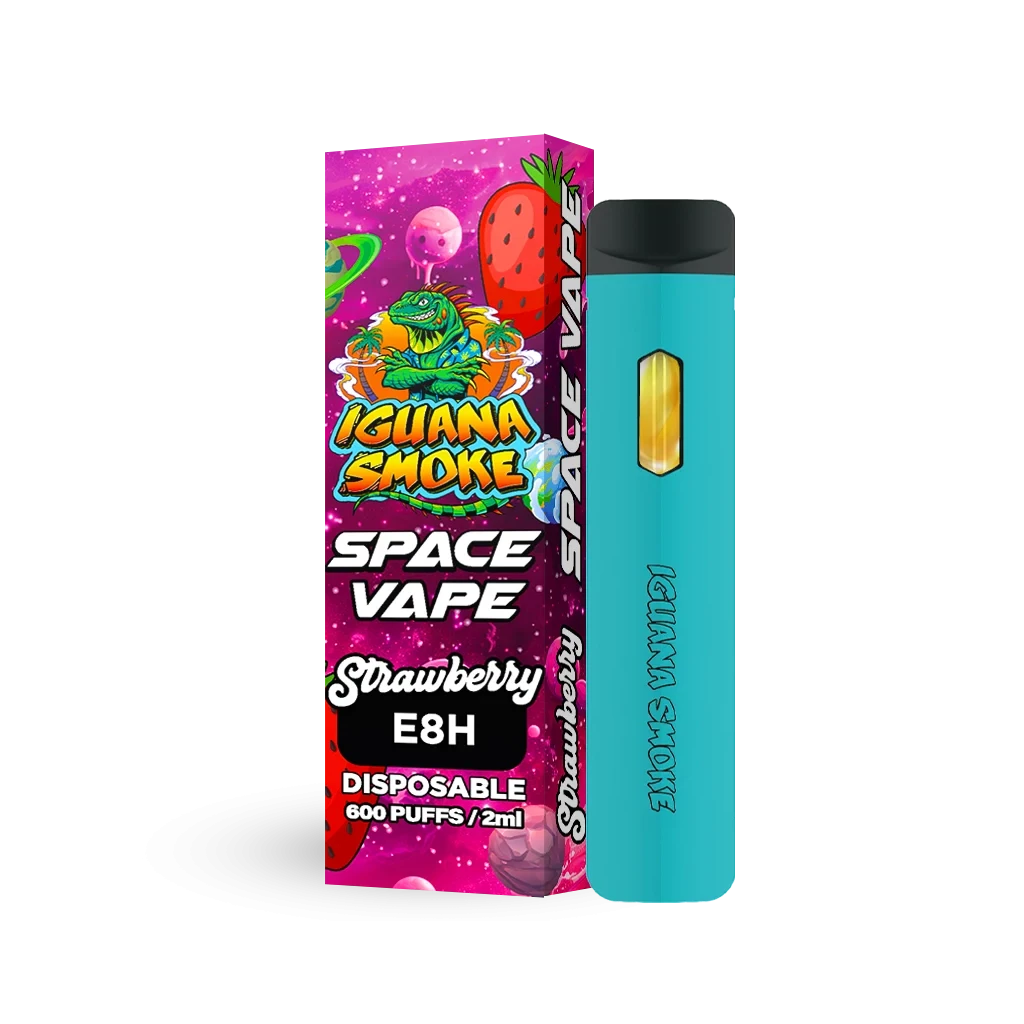 Vapeador turquesa con boquilla negra junto a su caja Iguana Smoke Space Vape Strawberry E8H, rotulada con 600 caladas y 2 ml.