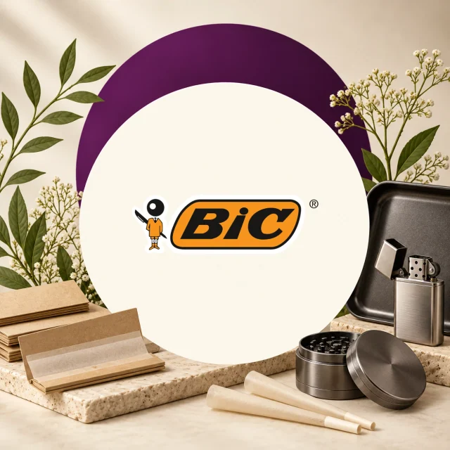 Logotipo BIC en un círculo crema junto a un mechero metálico abierto, papel de liar, conos y un triturador. Logotipo BIC en un círculo crema junto a un mechero metálico abierto, papel de liar, conos y un triturador.