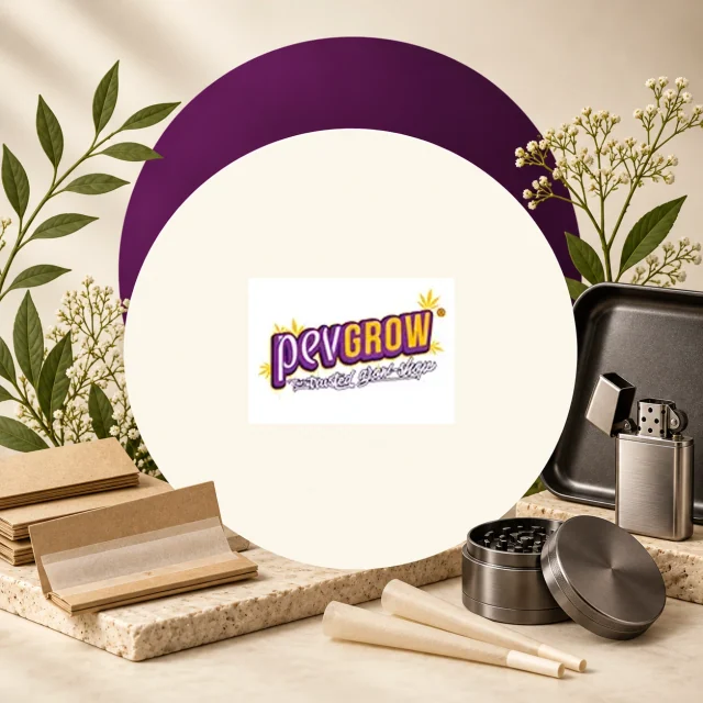 Logotipo de Pevgrow en un círculo claro, con papeles y conos para liar, un grinder metálico, un mechero y una bandeja.