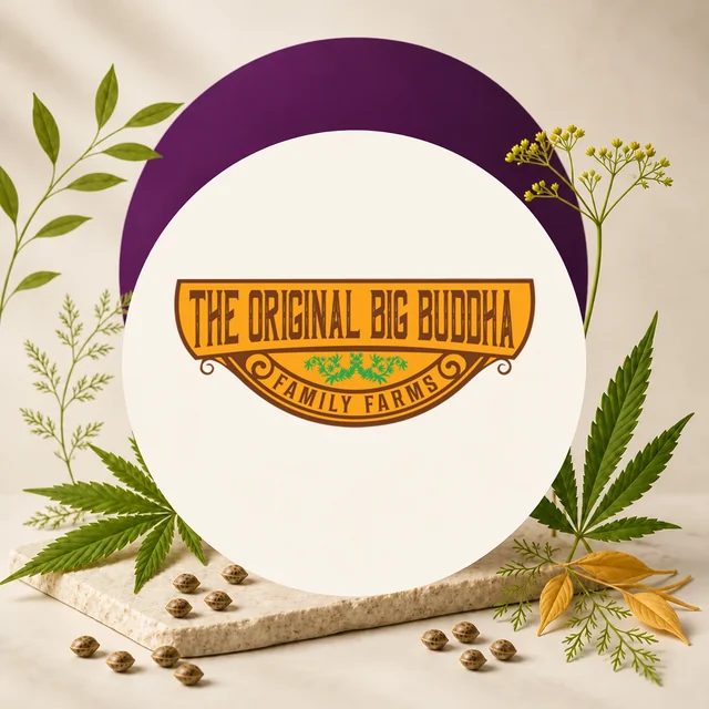Logotipo de The Original Big Buddha Family Farms en un círculo claro, rodeado de hojas de cannabis, semillas y ramas. Logotipo de The Original Big Buddha Family Farms en un círculo claro, rodeado de hojas de cannabis, semillas y ramas.