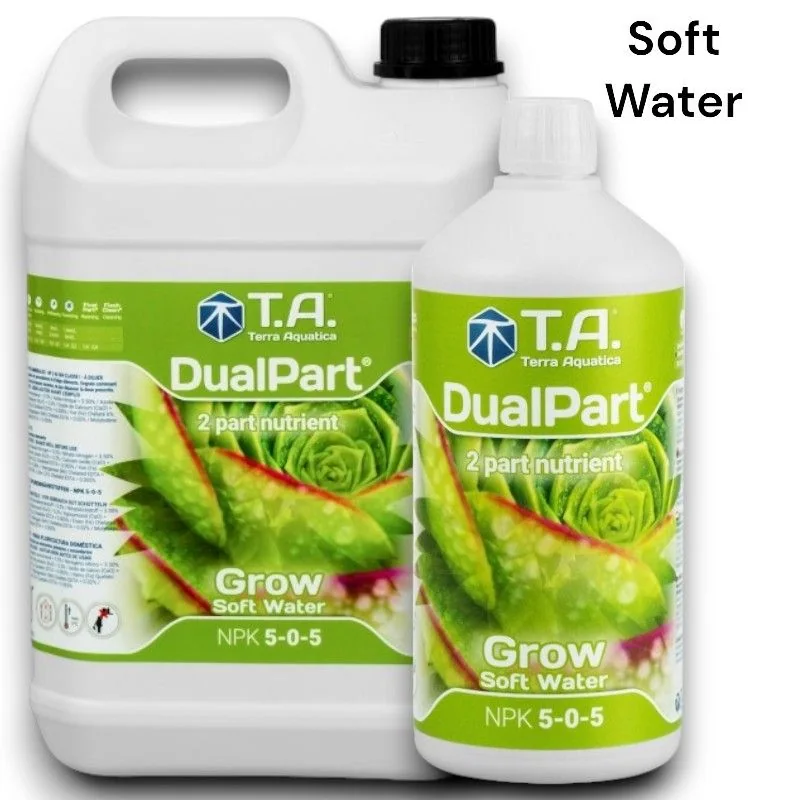 Envases de distinto formato de T.A. DualPart Grow Soft Water, con etiquetas verdes y la indicación NPK 5-0-5.