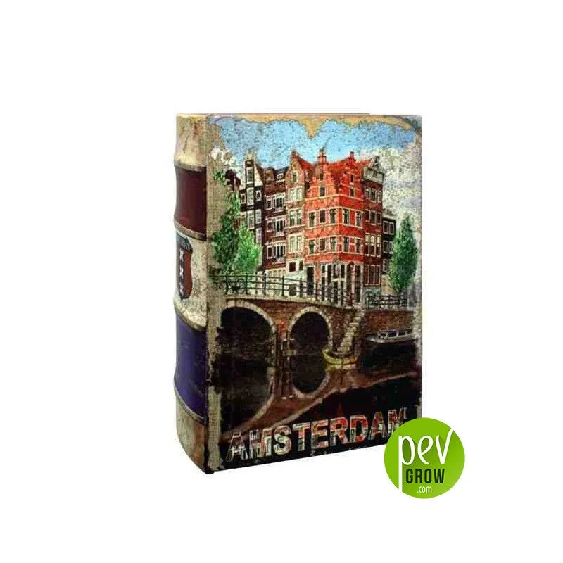 Caja Stash Big Book cerrada con apariencia de libro antiguo, decorada con casas junto a un canal y el texto «Amsterdam».