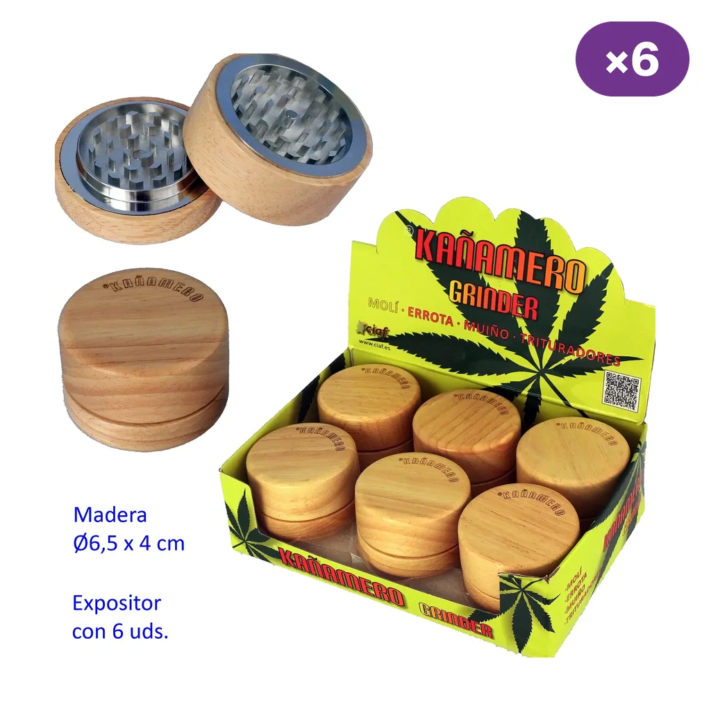 Grinders Kañamero de madera en expositor, con vistas de un modelo cerrado y otro abierto que muestra los dientes metálicos.