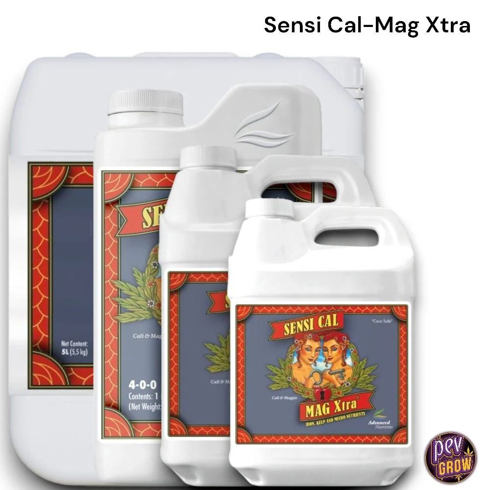 Selección de envases blancos de Sensi Cal-Mag Xtra de Advanced Nutrients en distintos formatos, con tapones roscados y etiquetas rojas.