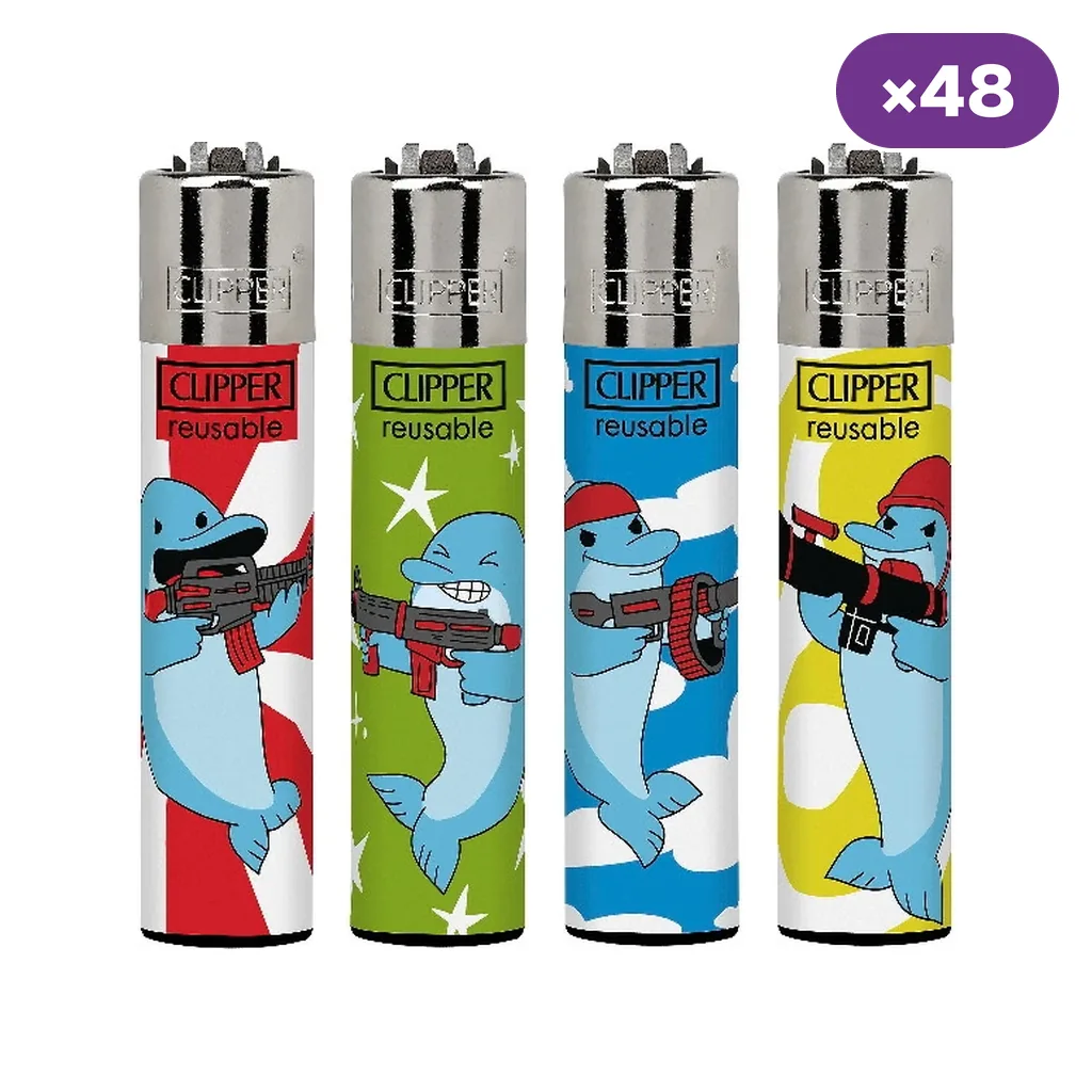 Encendedores Clipper Bad Animals con delfines caricaturizados que portan armas, en varios diseños de colores, y distintivo de 48 unidades.