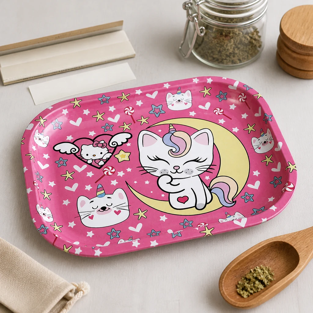 Bandeja de liar rosa Pink Kitty Luna con un gato unicornio sobre una luna amarilla, rodeado de estrellas y corazones.