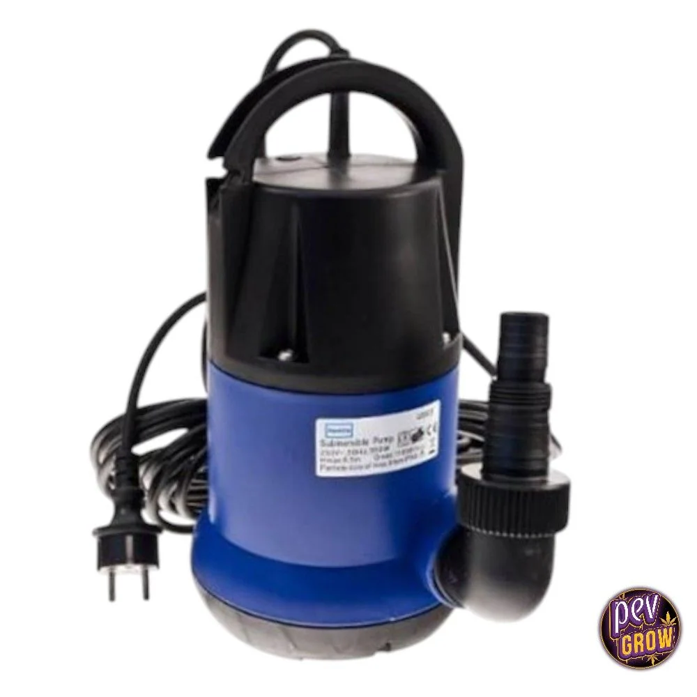 Bomba sumergible AquaKing Q azul y negra con asa superior, cable con enchufe y salida lateral acodada con conector estriado.