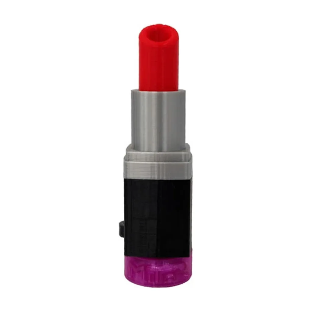 Boquilla para cachimba en posición vertical, con extremo rojo hueco, sección gris, cuerpo negro y base morada sobre fondo blanco. Boquilla para cachimba en posición vertical, con extremo rojo hueco, sección gris, cuerpo negro y base morada sobre fondo blanco.
