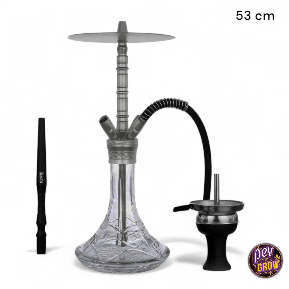 Cachimba Aladin ALU7 con cuerpo plateado, base transparente decorada y manguera negra; boquilla y cazoleta dispuestas a los lados.