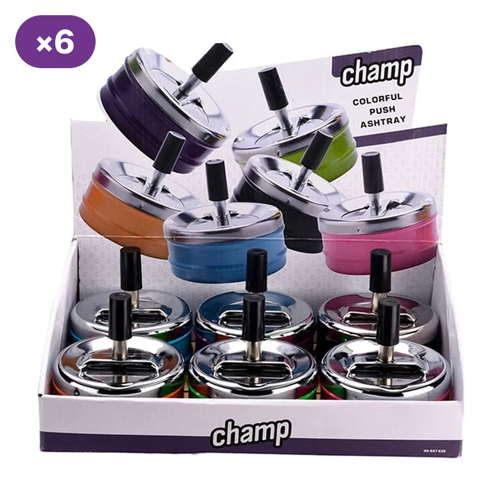 Expositor Champ con seis ceniceros de colores variados, tapas plateadas y pulsadores negros; el cartel muestra los modelos y «×6».