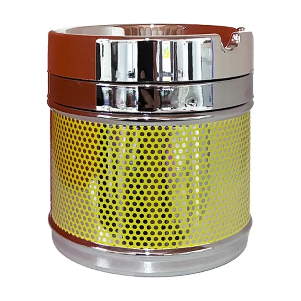 Cenicero cilíndrico con cuerpo amarillo perforado, base y parte superior cromadas y una muesca visible en el borde, sobre fondo blanco.