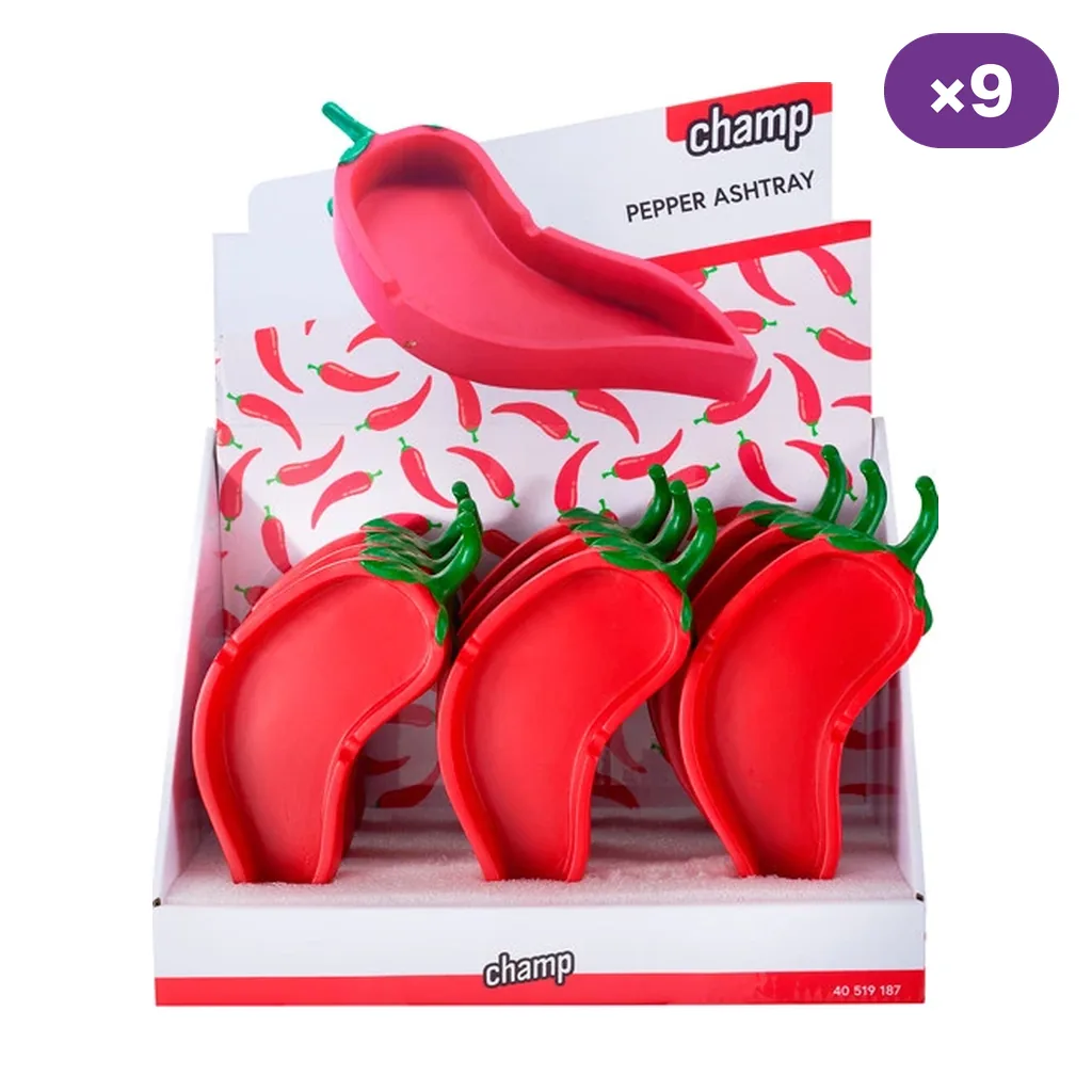 Ceniceros rojos con forma de pimiento y tallo verde en un expositor Champ decorado con guindillas, con indicación de nueve unidades.