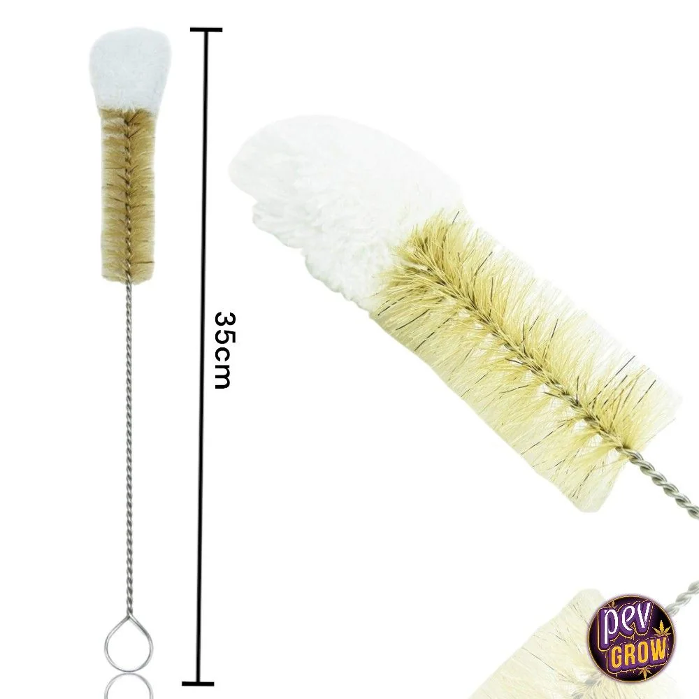 Cepillo para limpiar bongs con mango largo de alambre, anilla y cerdas claras, acompañado de un detalle ampliado del extremo blanco. Cepillo para limpiar bongs con mango largo de alambre, anilla y cerdas claras, acompañado de un detalle ampliado del extremo blanco.