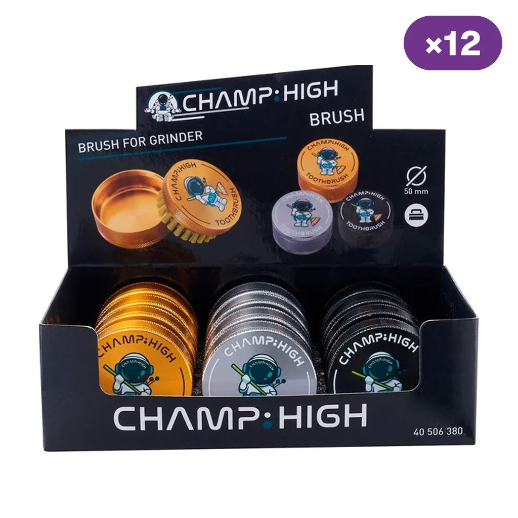 Expositor Champ High con cepillos redondos para grinder en tonos dorado, plateado y negro, con dibujos de astronautas en las tapas. Expositor Champ High con cepillos redondos para grinder en tonos dorado, plateado y negro, con dibujos de astronautas en las tapas.