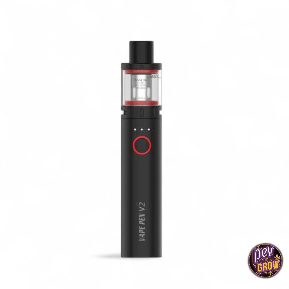 Smok Vape Pen V2 negro en posición vertical, con depósito transparente, juntas rojas y botón circular con borde rojo.