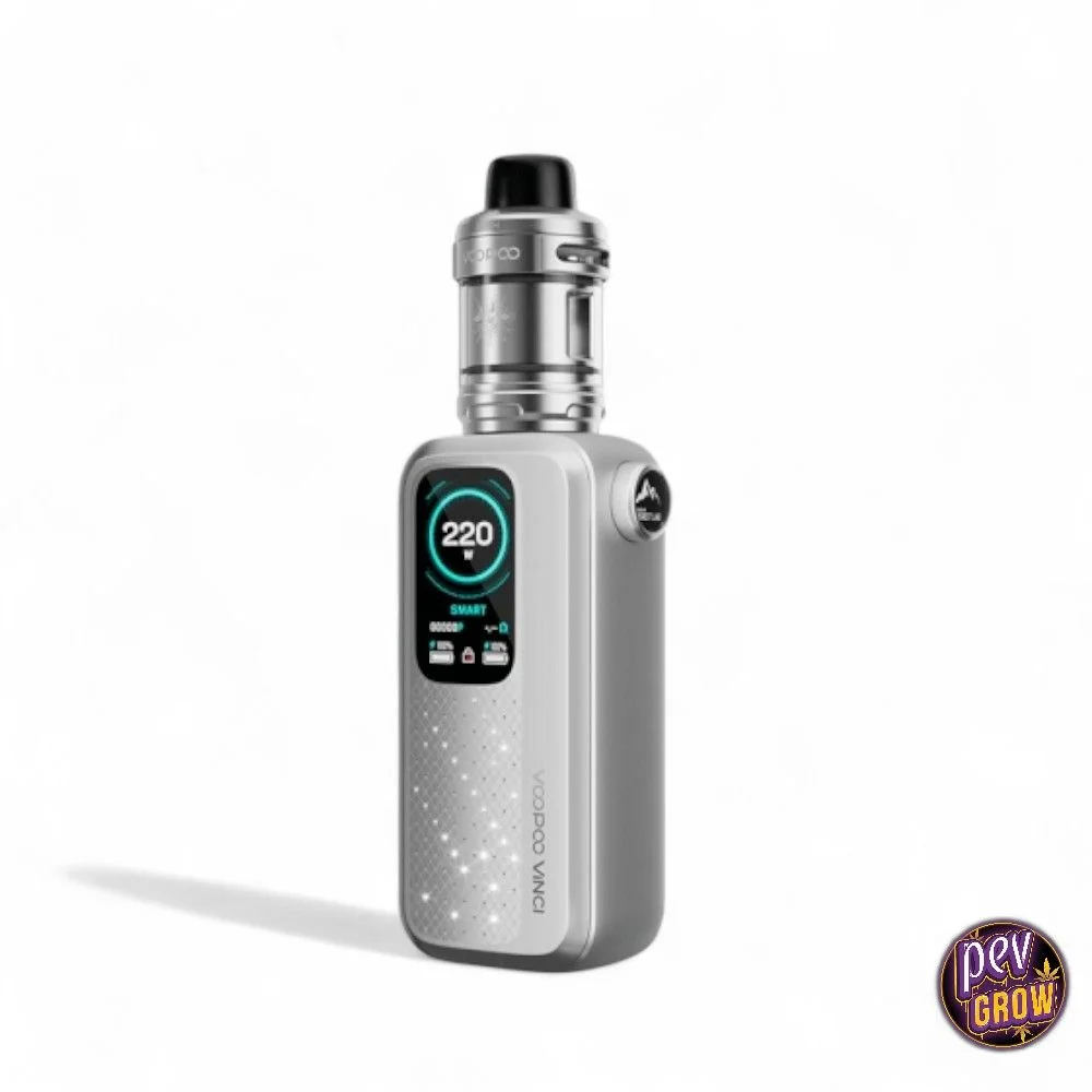 Cigarrillo electrónico Voopoo Vinci Spark 220 plateado, con depósito transparente, boquilla negra y pantalla que muestra 220 W. Cigarrillo electrónico Voopoo Vinci Spark 220 plateado, con depósito transparente, boquilla negra y pantalla que muestra 220 W.