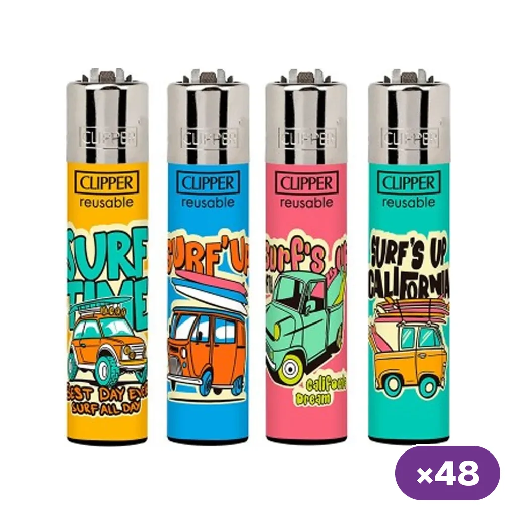 Encendedores Clipper en varios colores con ilustraciones de vehículos y tablas de surf; distintivo «×48» en la esquina inferior.