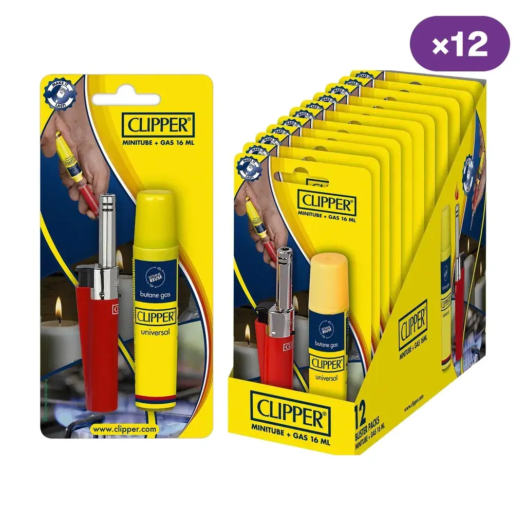 Blíster de encendedor Clipper Mini Tube rojo y gas de 16 ml, junto a un expositor amarillo con varias unidades y el rótulo ×12.