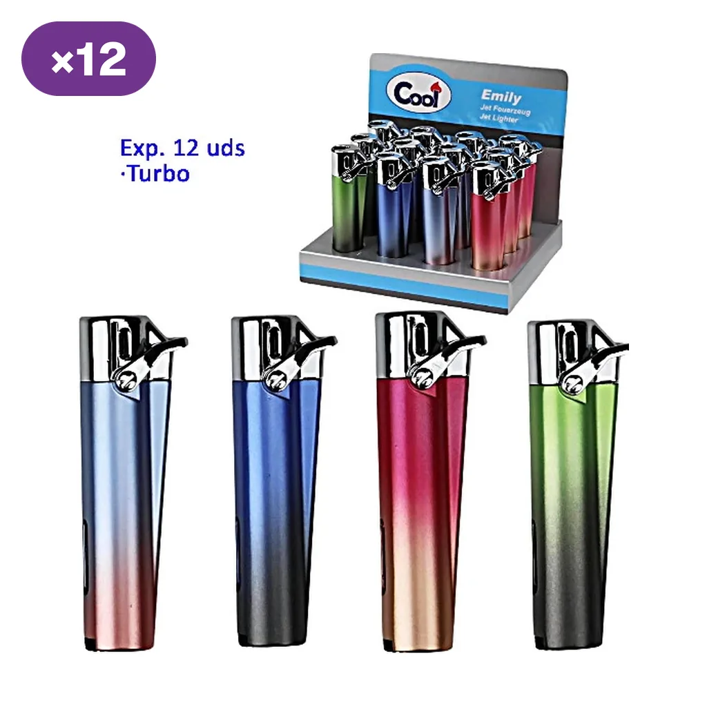 Selección de encendedores turbo Cool Emily con acabados degradados en distintos colores, junto a un expositor rotulado con 12 unidades. Selección de encendedores turbo Cool Emily con acabados degradados en distintos colores, junto a un expositor rotulado con 12 unidades.