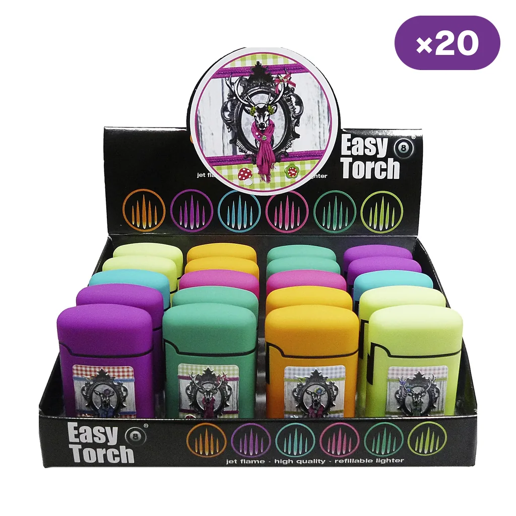 Expositor Easy Torch con mecheros de varios colores decorados con una cabeza de ciervo y un distintivo «×20».