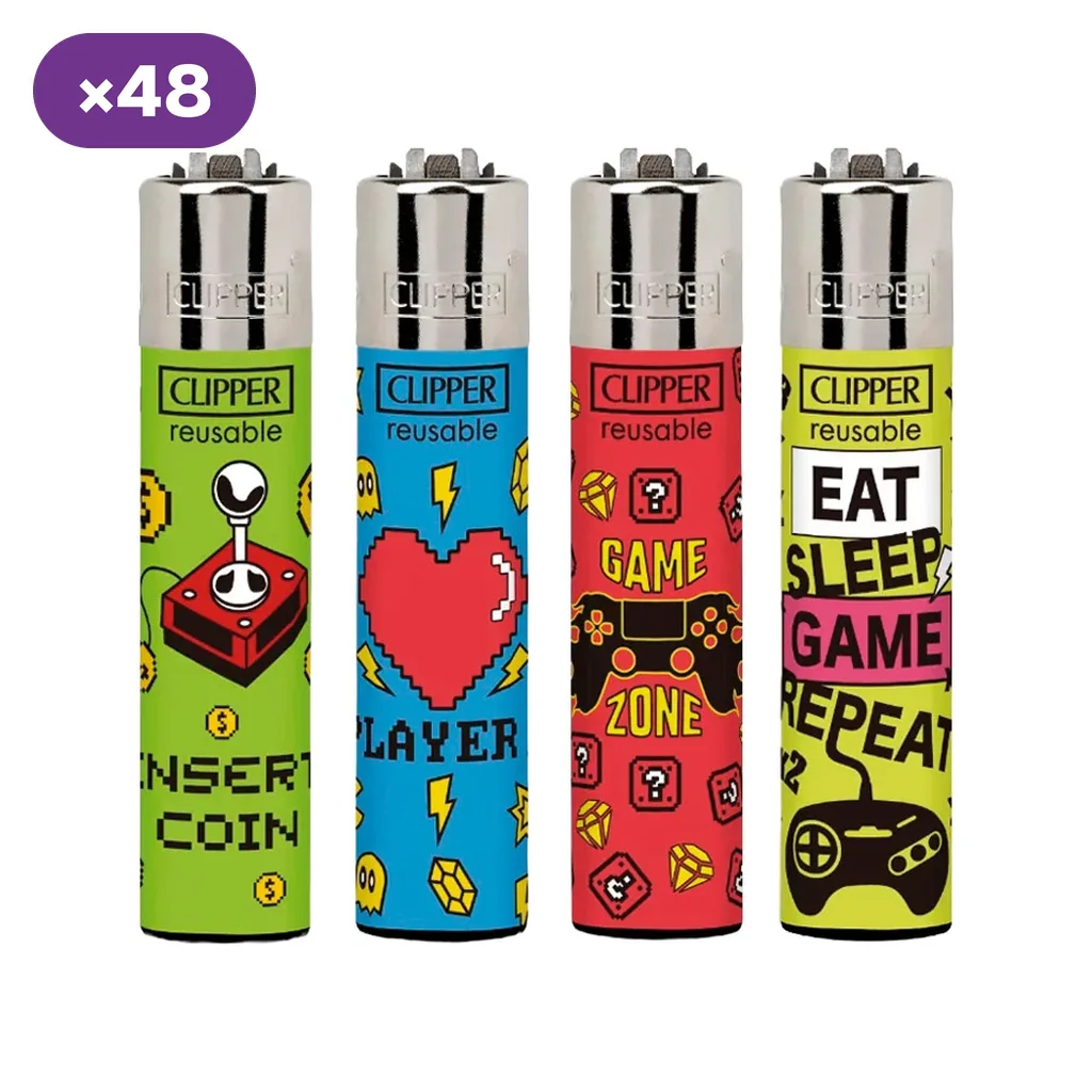 Selección de encendedores Clipper en verde, azul, rojo y amarillo, con motivos de videojuegos y distintivo de 48 unidades.