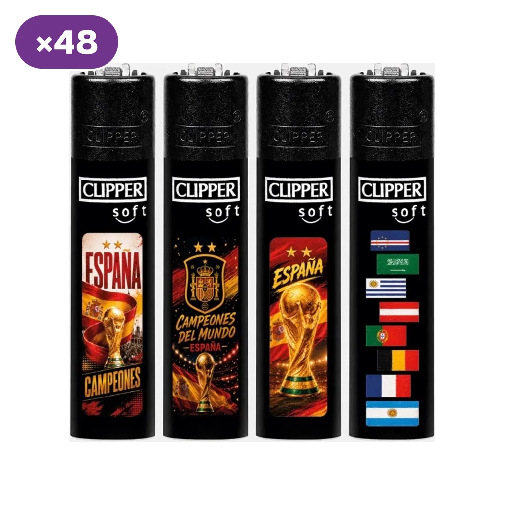 Cuatro diseños de encendedores Clipper negros: tres con motivos de España campeona del mundo y uno con banderas de varios países.