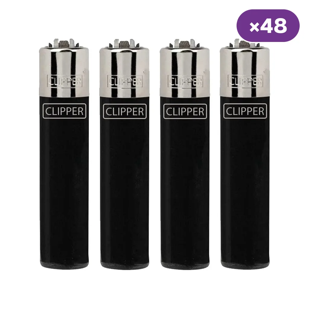 Encendedores Clipper negros alineados, con cabezal plateado y logotipo blanco sobre fondo blanco; distintivo ×48 en la esquina superior.