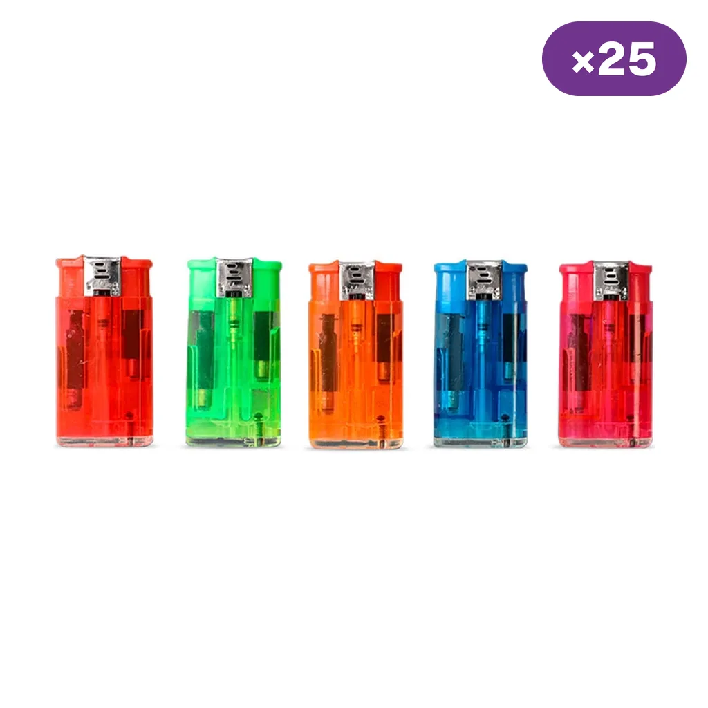 Cinco encendedores de cuerpo translúcido en rojo, verde, naranja, azul y rosa, alineados sobre fondo blanco con el indicativo ×25. Cinco encendedores de cuerpo translúcido en rojo, verde, naranja, azul y rosa, alineados sobre fondo blanco con el indicativo ×25.