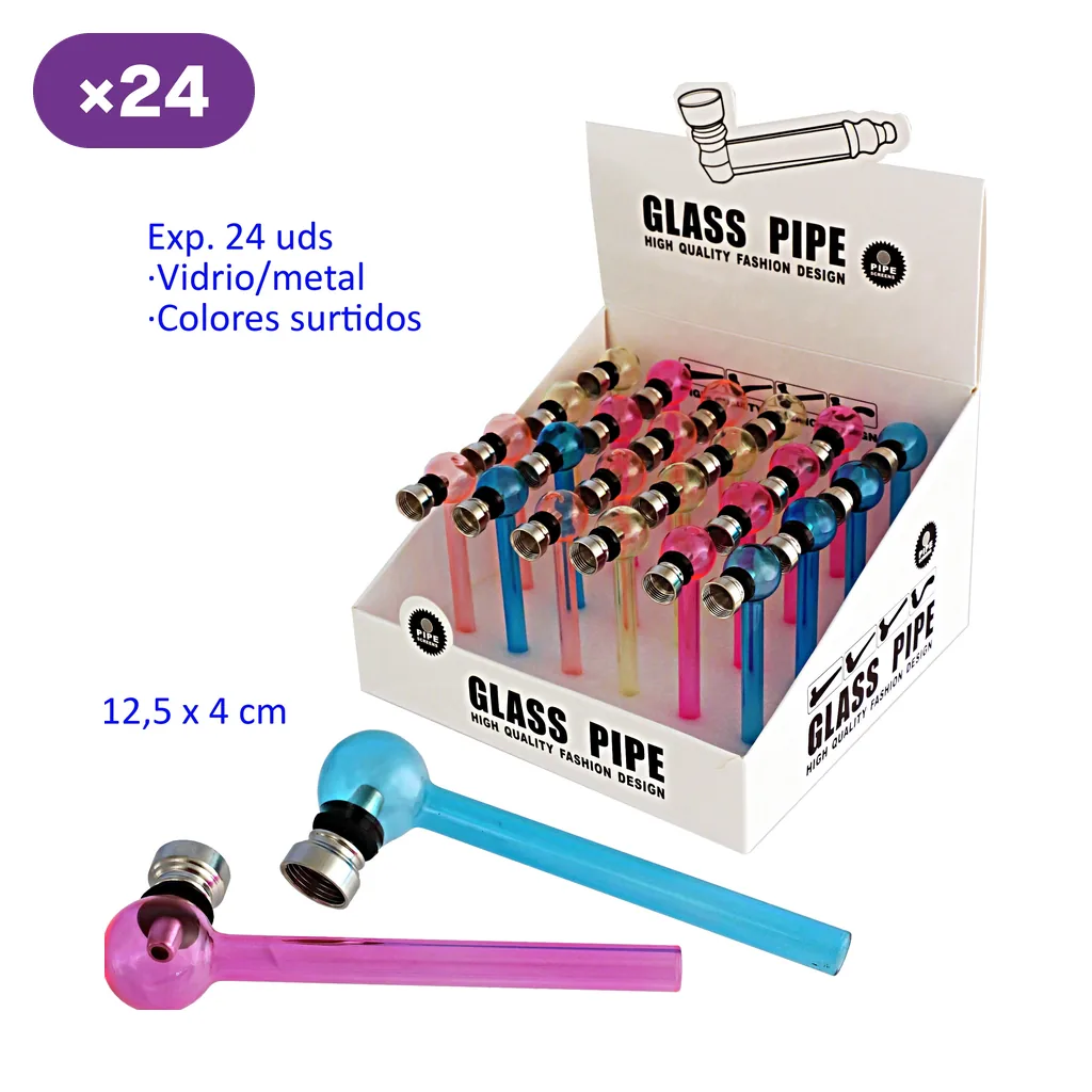 Pipas de cristal y metal en varios colores dentro de un expositor, con dos modelos rosa y azul en primer plano; medida de 12,5 × 4 cm.