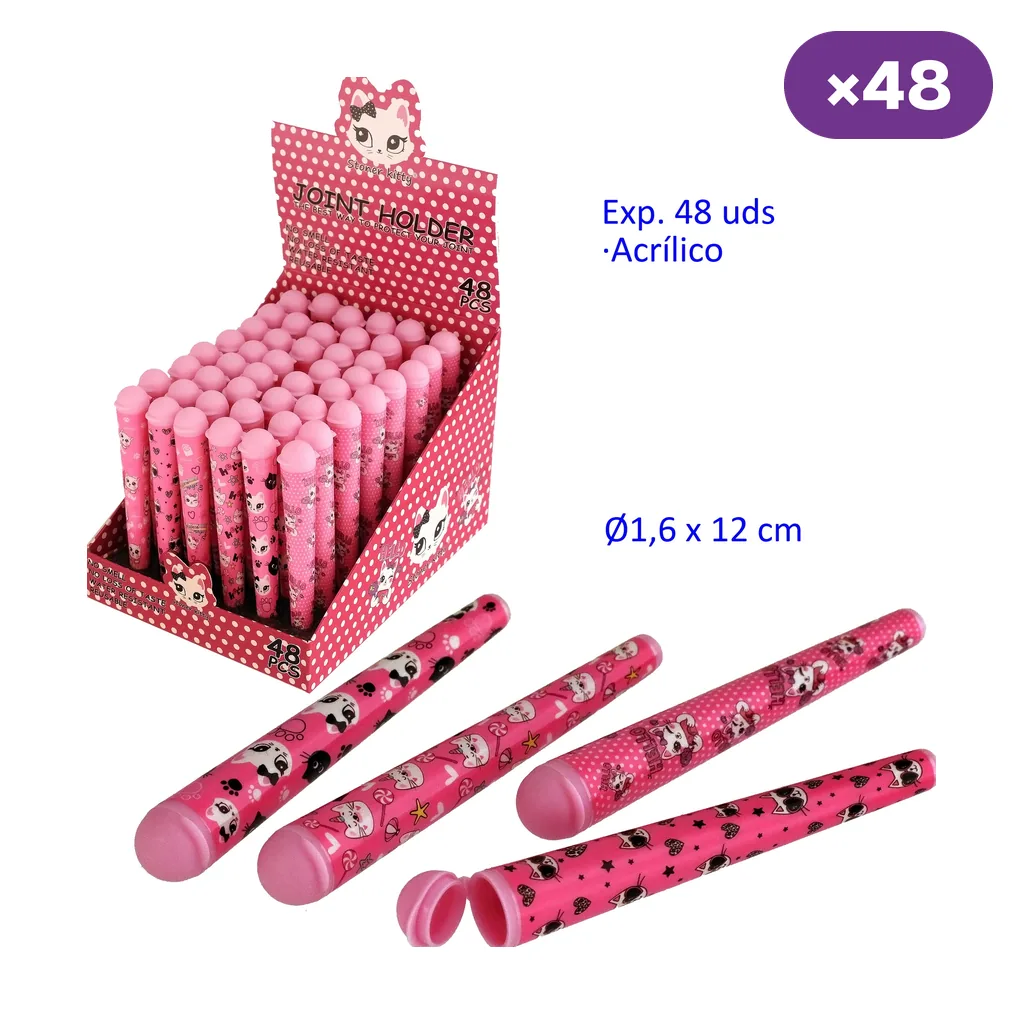 Expositor de guardacigarros rosas con dibujos de gatitas y varios diseños delante; uno aparece abierto con la tapa a un lado. Expositor de guardacigarros rosas con dibujos de gatitas y varios diseños delante; uno aparece abierto con la tapa a un lado.