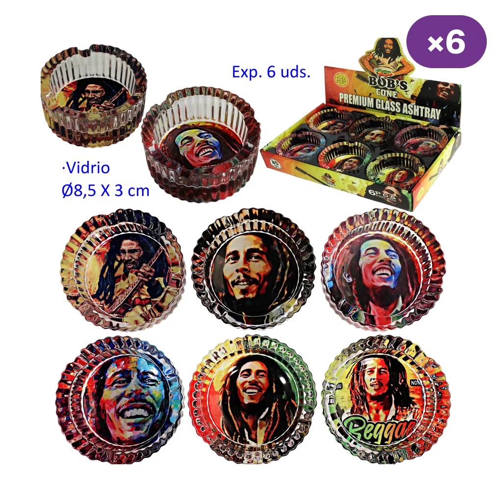 Selección de ceniceros redondos de vidrio con bordes estriados y retratos de estética reggae, junto a un expositor de seis unidades.
