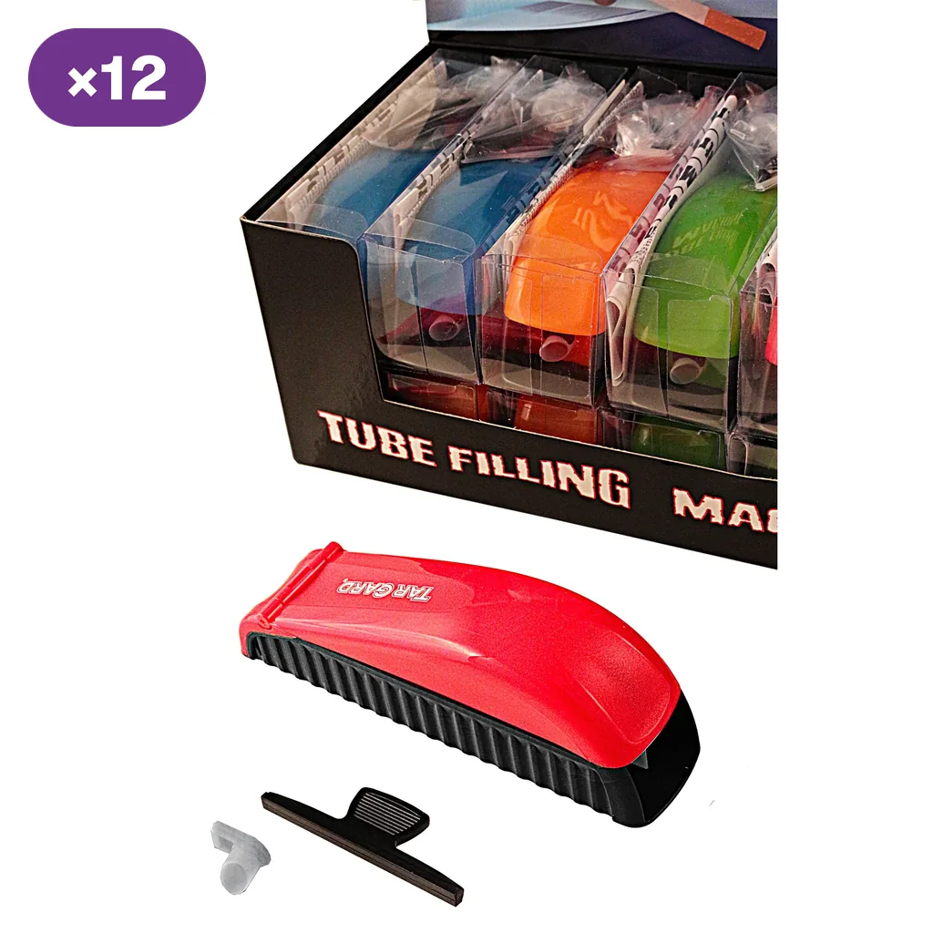 Máquina roja y negra para llenar tubos con accesorios, delante de un expositor con modelos de varios colores y rótulo de 12 unidades.