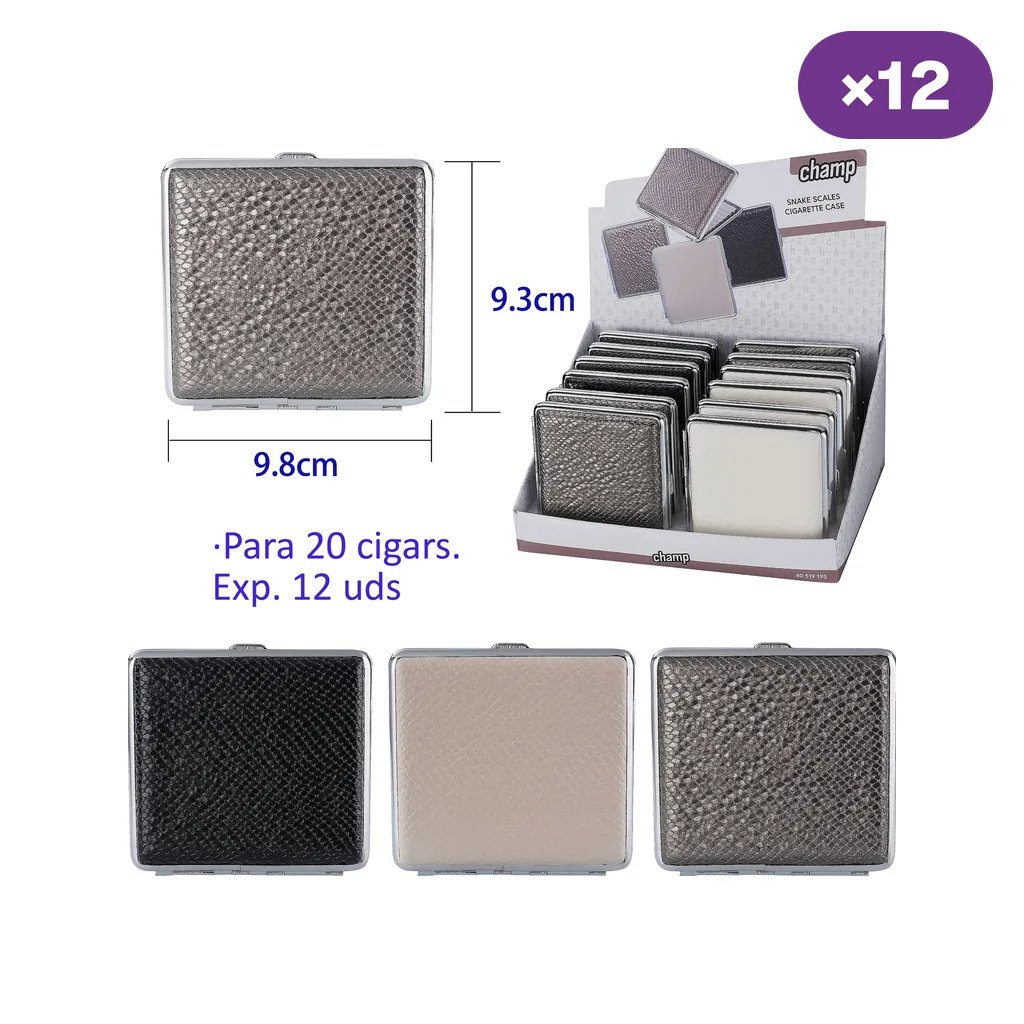 Selección de pitilleras Champ High Snake en negro, beige y gris, con textura de escamas y bordes plateados, junto a un expositor. Selección de pitilleras Champ High Snake en negro, beige y gris, con textura de escamas y bordes plateados, junto a un expositor.