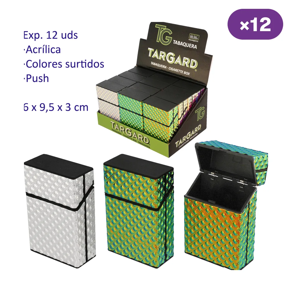 Selección de tabaqueras TG con relieve metalizado plateado e irisado, mostradas abiertas y cerradas junto a un expositor rotulado «×12». Selección de tabaqueras TG con relieve metalizado plateado e irisado, mostradas abiertas y cerradas junto a un expositor rotulado «×12».