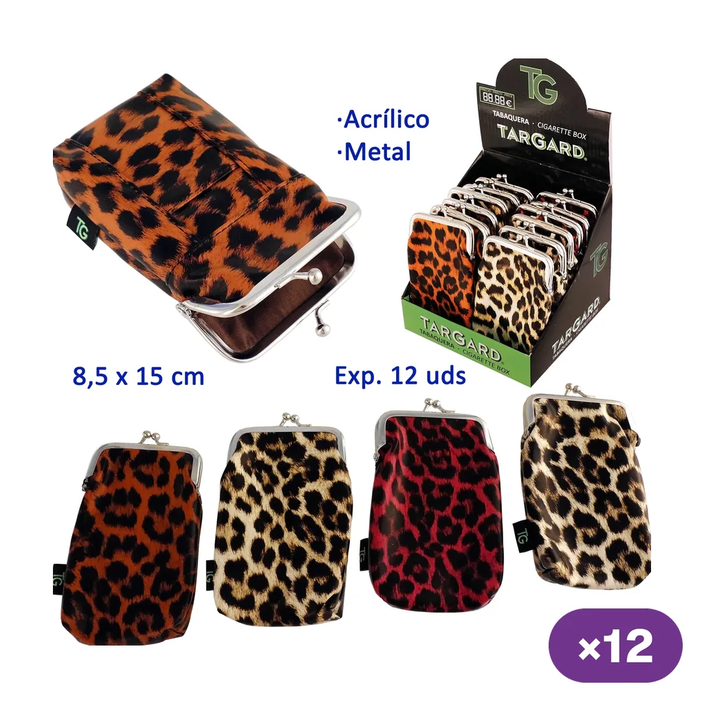 Selección de tabaqueras TG con estampados de leopardo en distintos colores y cierre metálico, con una abierta y un expositor al fondo.