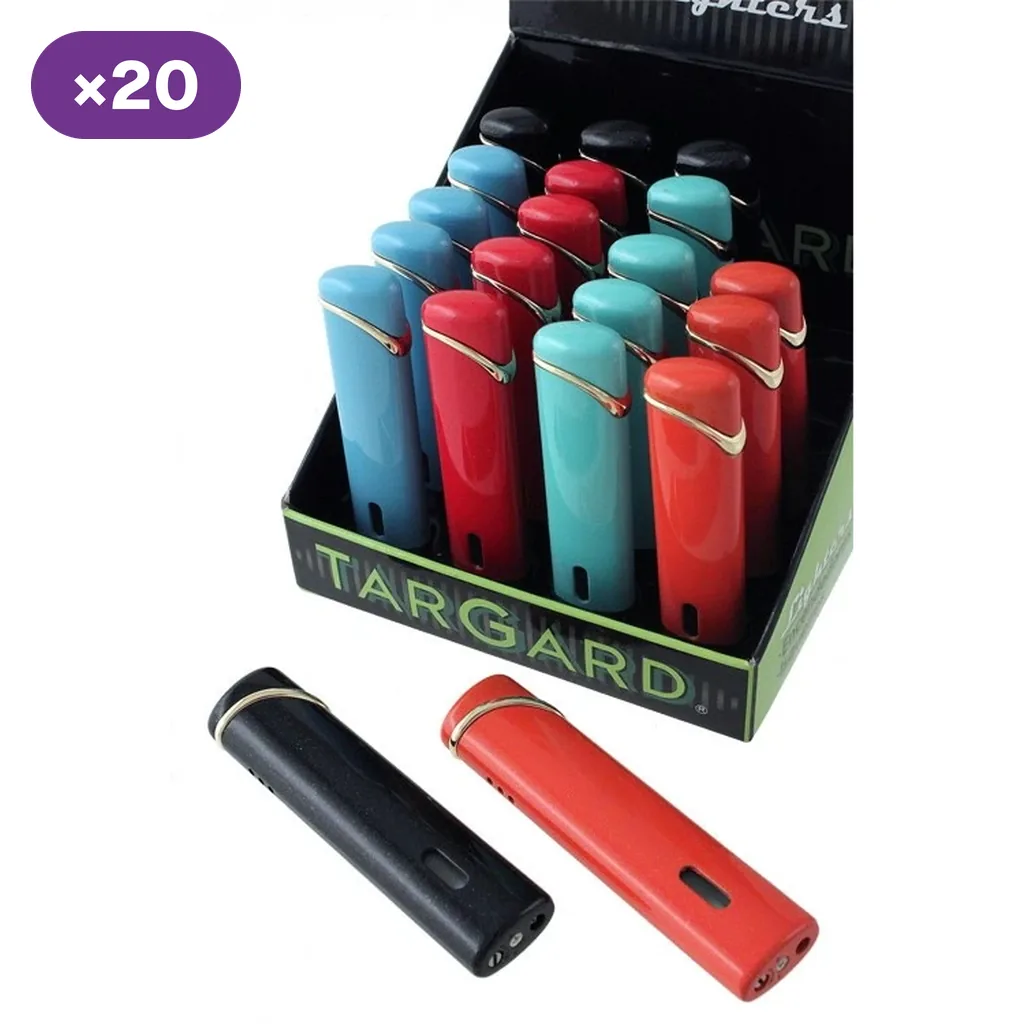 Encendedores alargados de varios colores en una caja expositora, con dos unidades tumbadas delante y distintivo «×20».