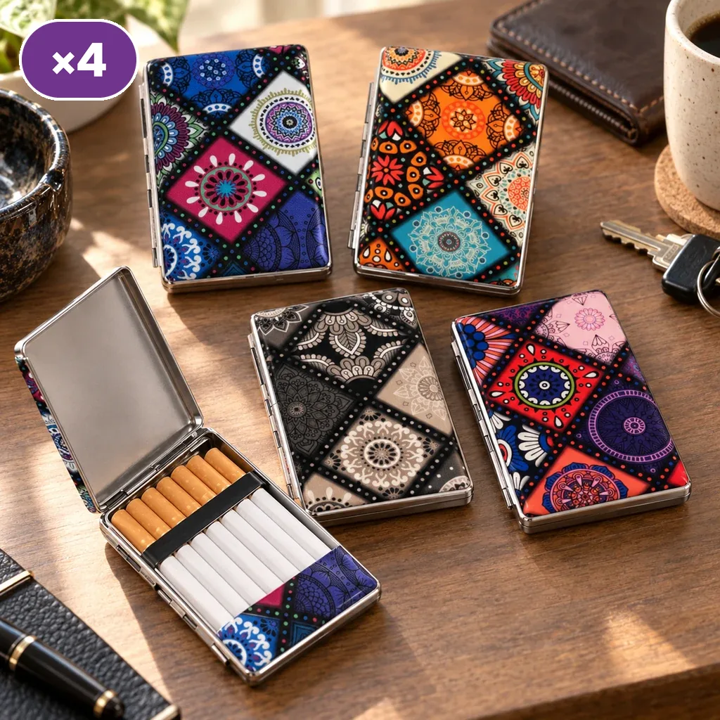 Selección de pitilleras metálicas con distintos diseños de mandalas sobre una mesa; una está abierta y muestra cigarrillos sujetos.