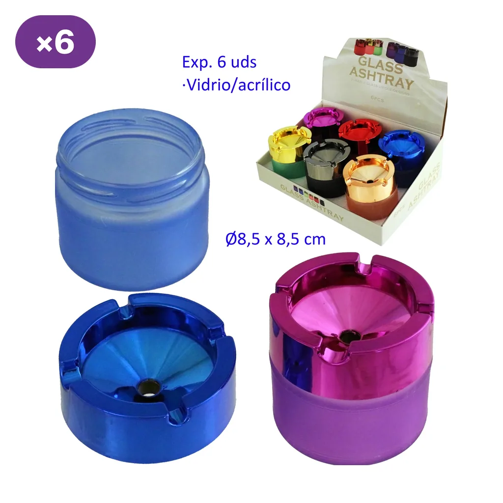 Ceniceros de vidrio y acrílico en azul y violeta, con piezas separadas y montadas, junto a un expositor de varios colores marcado con 6 unidades.