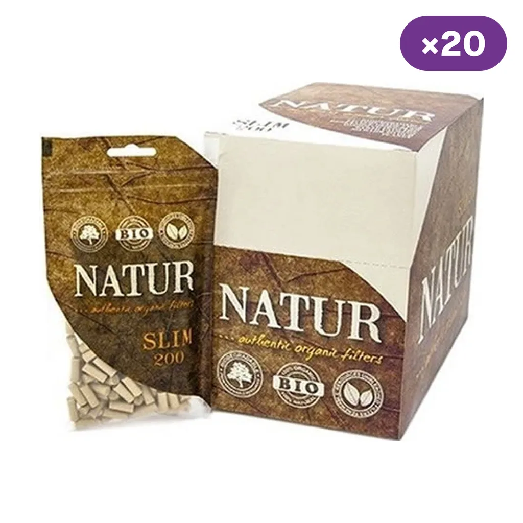 Bolsa Natur Slim 200 con filtros claros visibles, junto a una caja expositora marrón y un distintivo de 20 unidades.