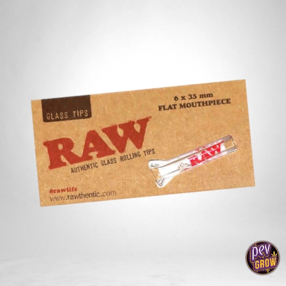 Boquilla de cristal RAW transparente con extremo aplanado y logotipo rojo, presentada sobre cartón marrón con la marca RAW.