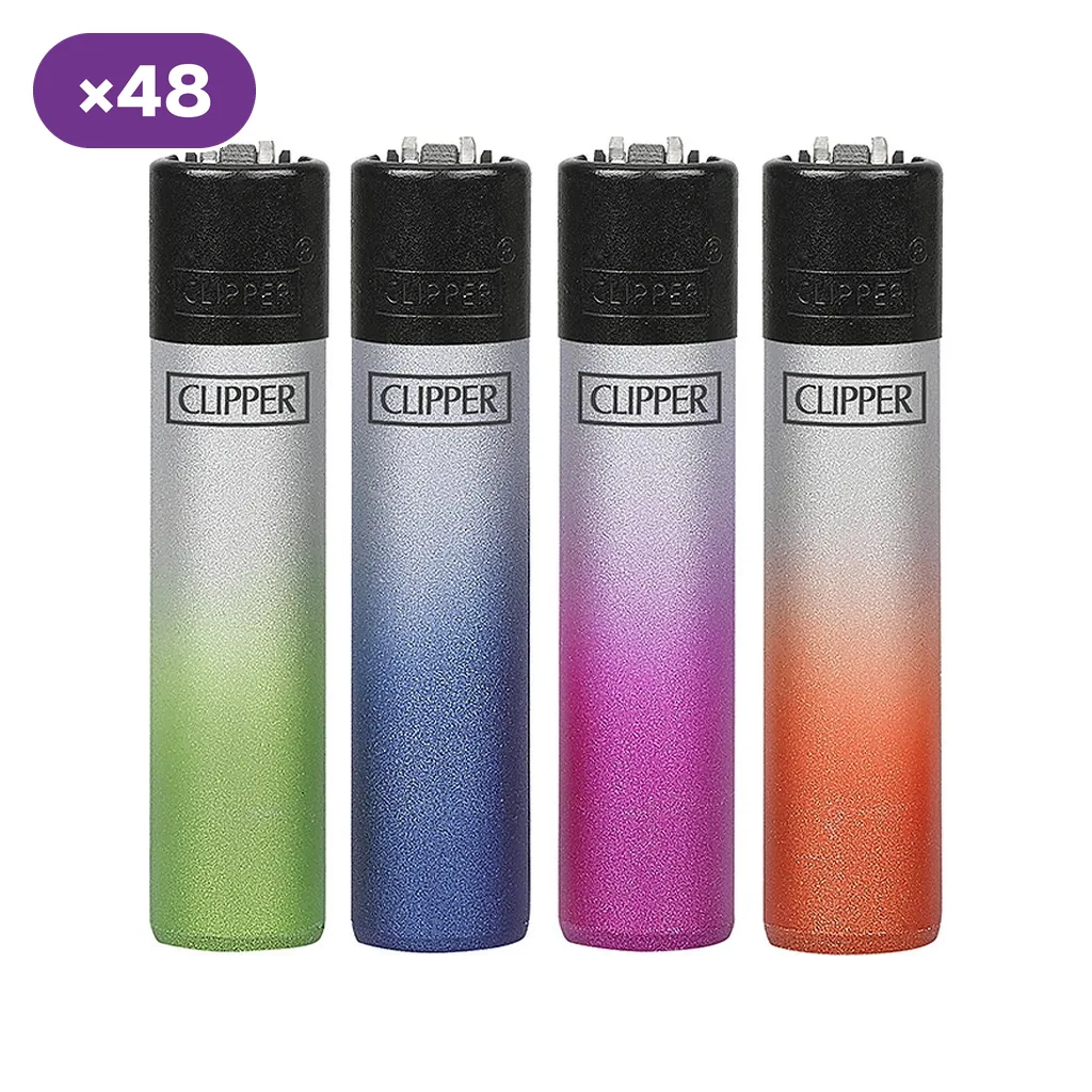 Selección de cuatro encendedores Clipper Gradient Silver con degradados verde, azul, rosa y naranja y distintivo ×48.